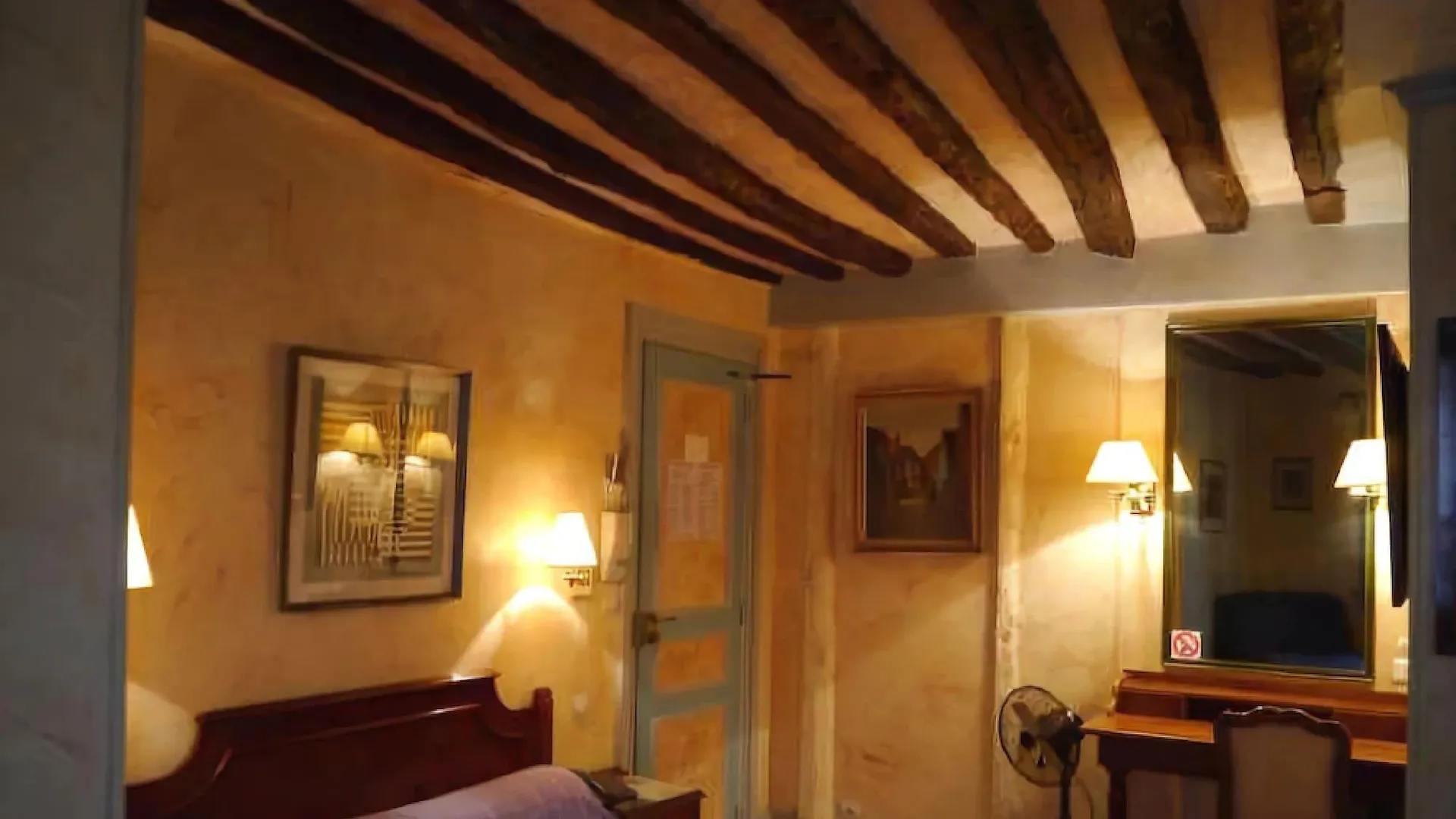Les Degrés De Notre Dame Hotel