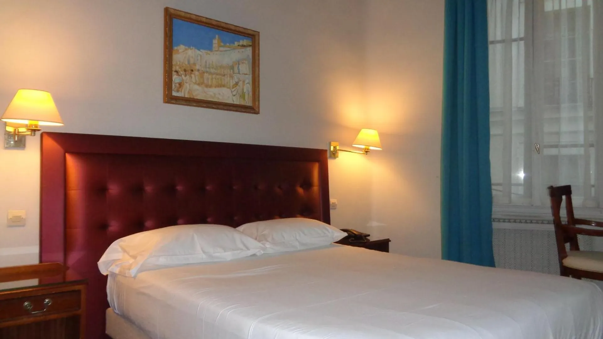 Hotel Les Degrés De Notre Dame 3*