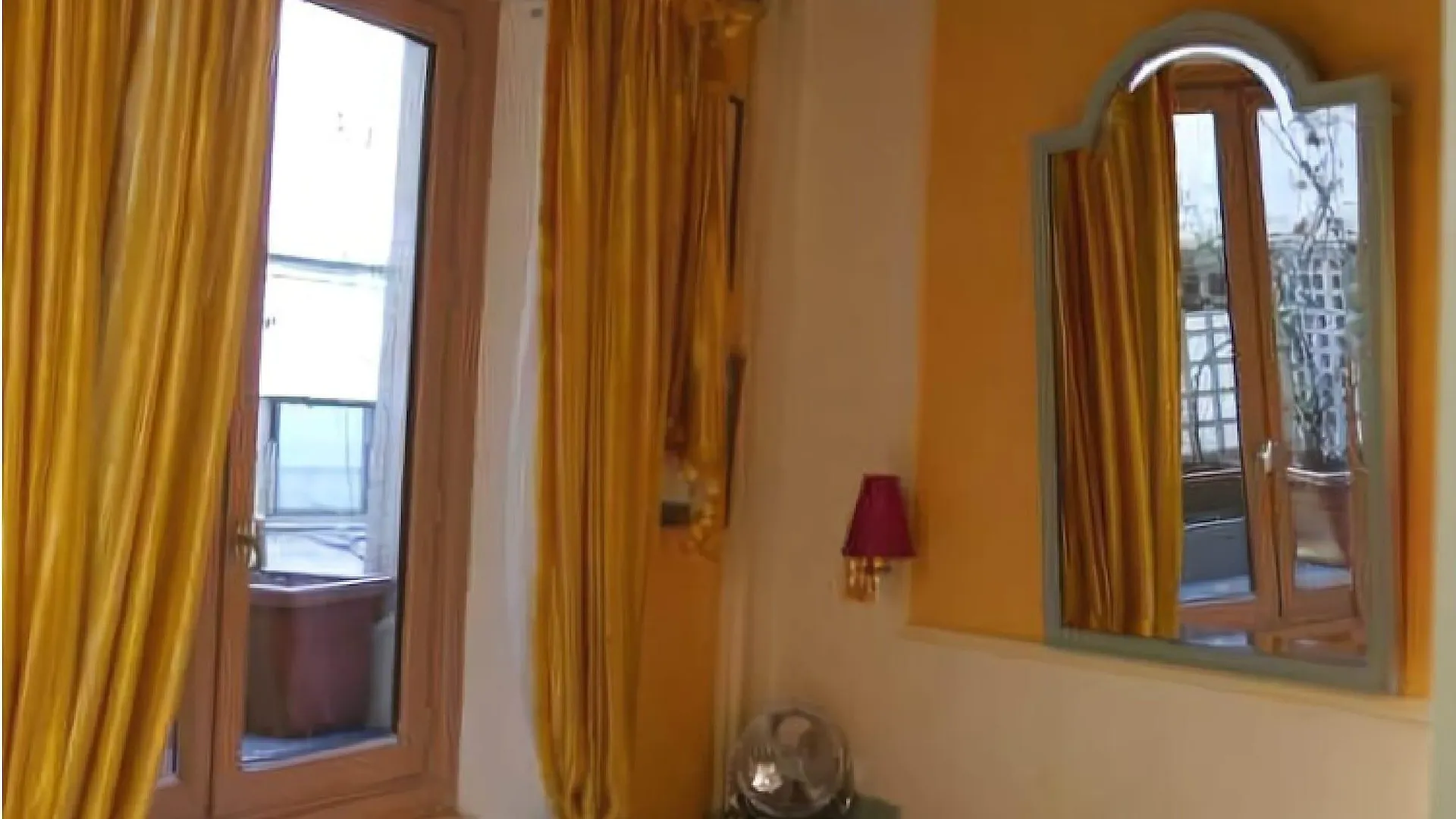 Les Degres De Notre Dame Hotel 3*