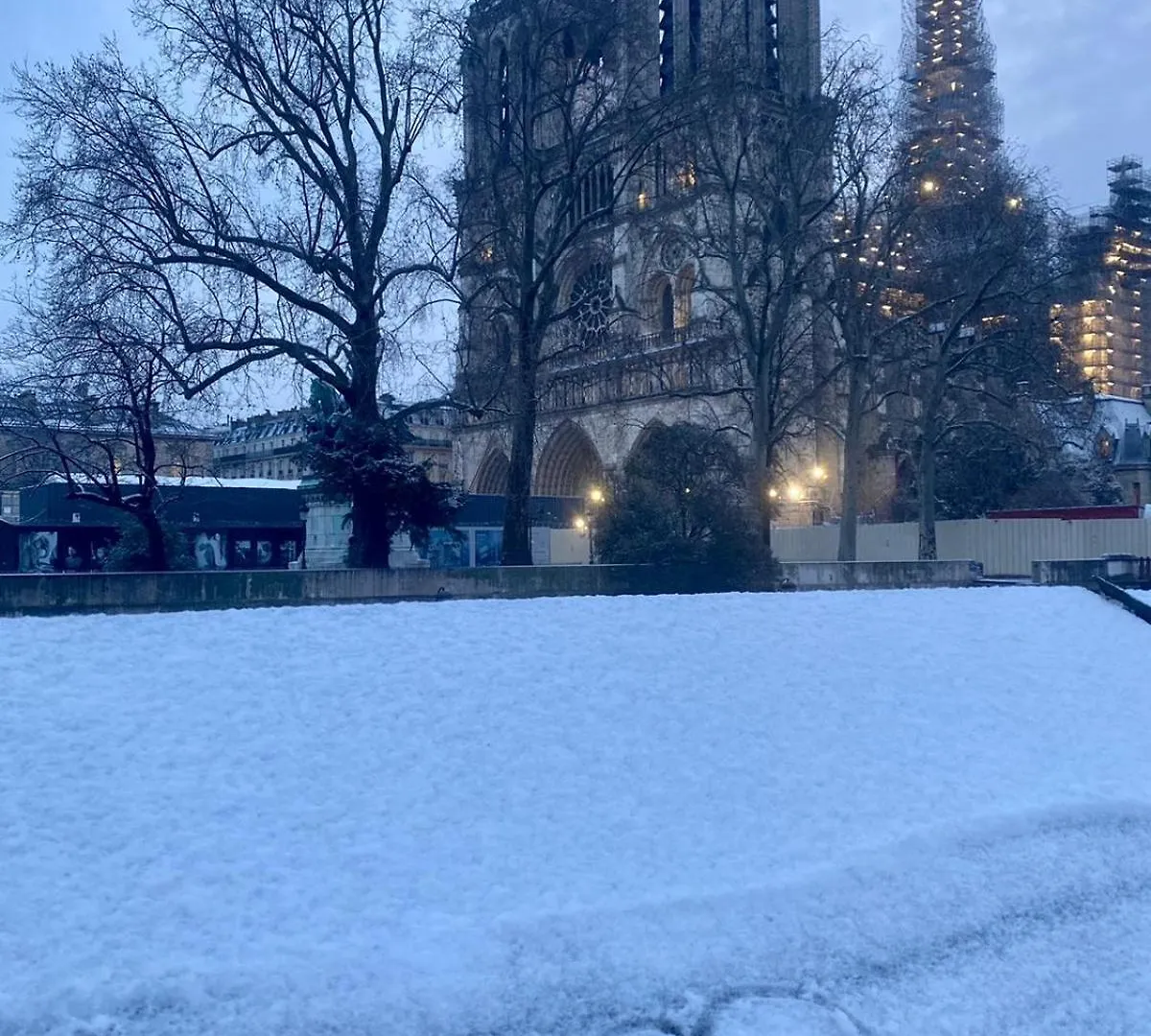 Les Degres De Notre Dame