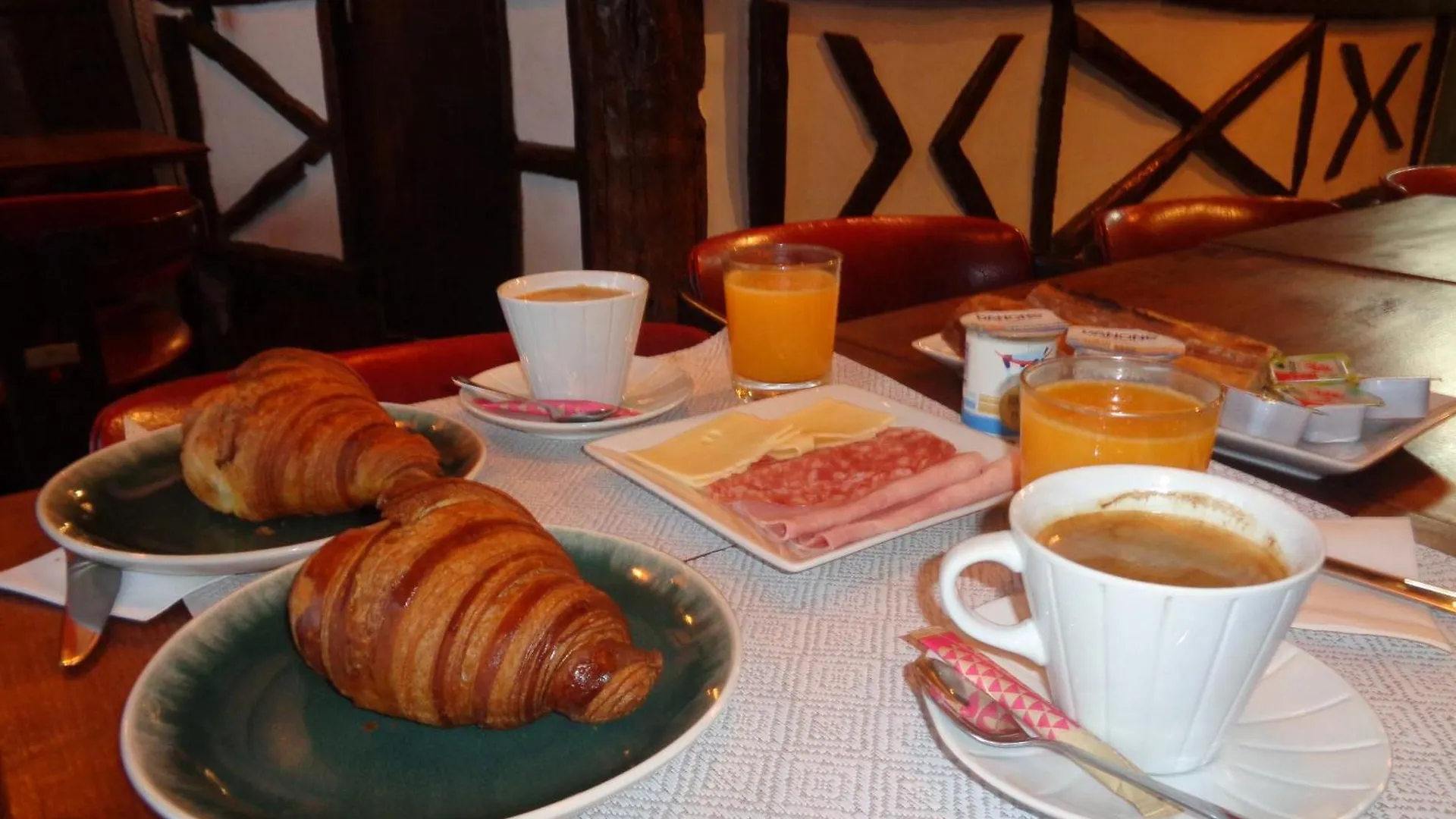 Les Degres De Notre Dame Hotel